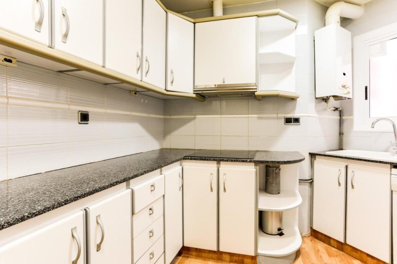 Luminous 2 Bedroom Next To Sagrada Familia Appartement *